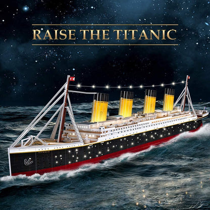 RMS Titanic Led 88 cm pienoismalli